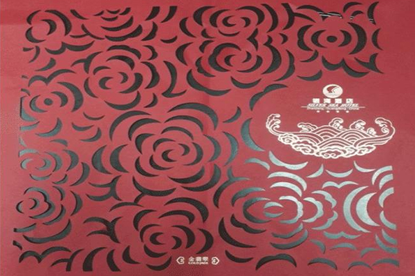 當中秋與激光相遇，故事開始了.........