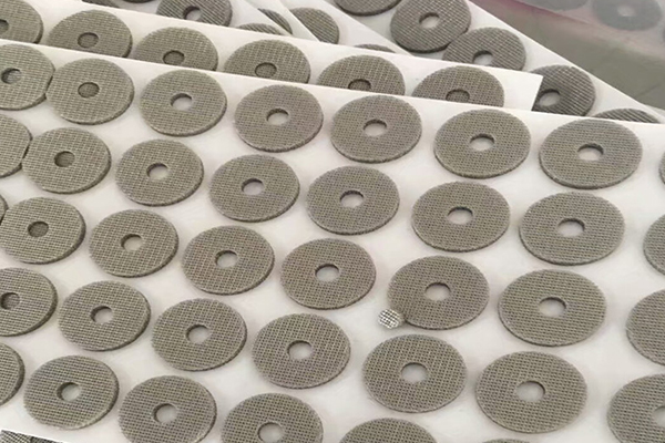 導(dǎo)電纖維布切割設(shè)備—導(dǎo)電布激光切割機